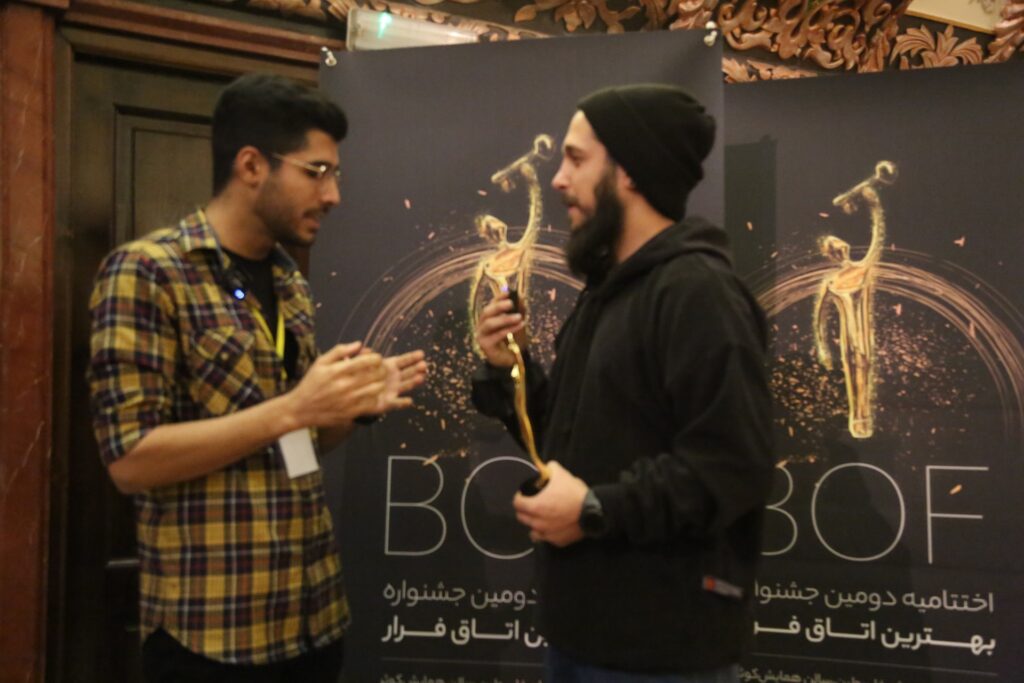 اهدای تندیس طلایی باف